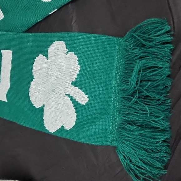 Irland 4 leaf clover green fringe scarf - Picture 3 of 4